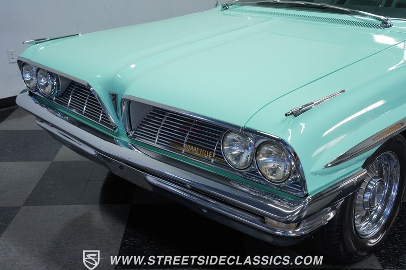 1961 Pontiac Bonneville Restomod 19