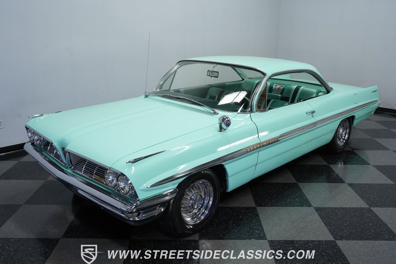 1961 Pontiac Bonneville Restomod 18