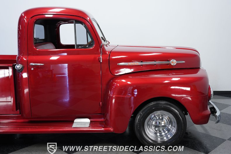 1952 Ford F-1 28