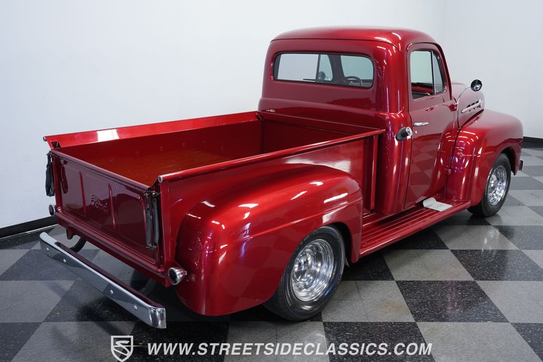 1952 Ford F-1 24