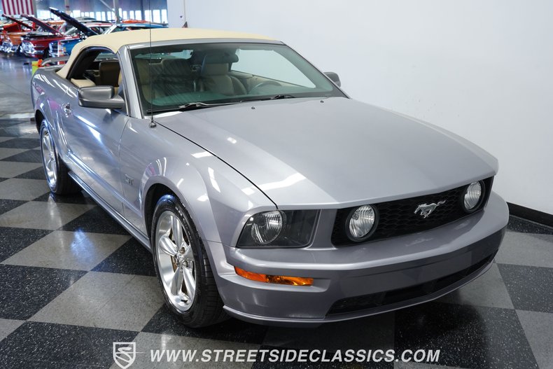 2006 Ford Mustang 14