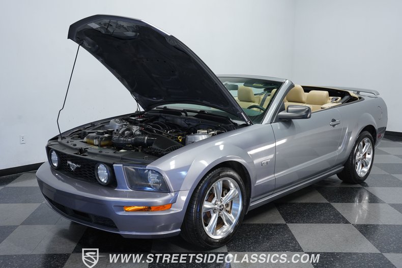 2006 Ford Mustang 30