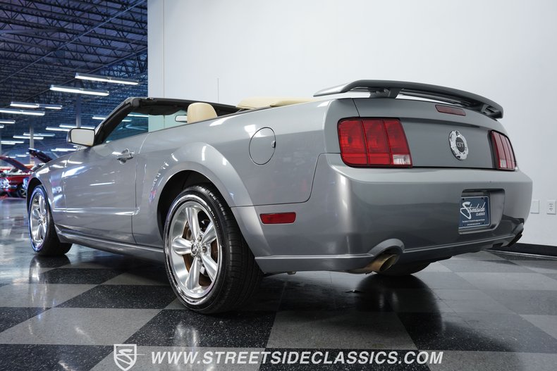 2006 Ford Mustang 23
