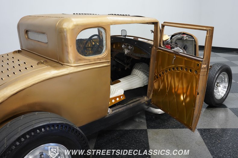 1928 Ford 5-Window 45