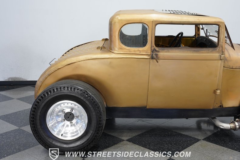 1928 Ford 5-Window 27