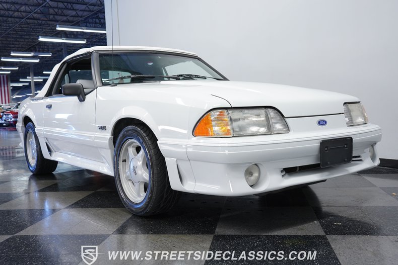 1990 Ford Mustang 29
