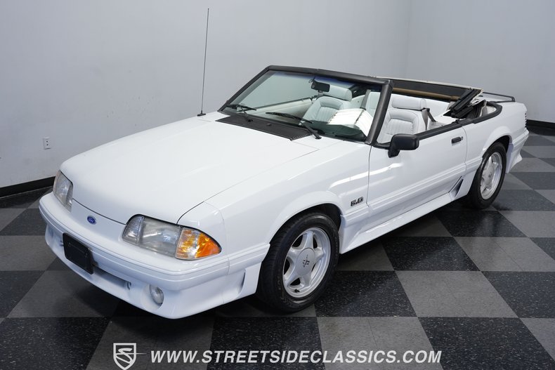 1990 Ford Mustang 18