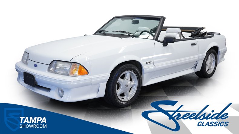 1990 Ford Mustang 1