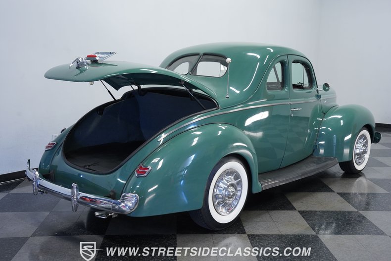 1940 Ford Deluxe 47