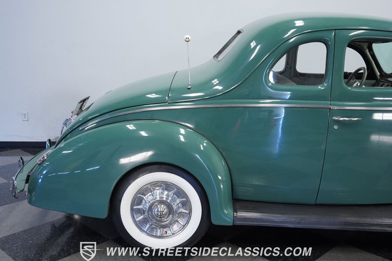 1940 Ford Deluxe 27