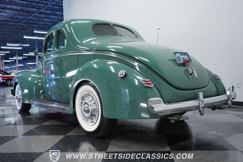 1940 Ford Deluxe 23