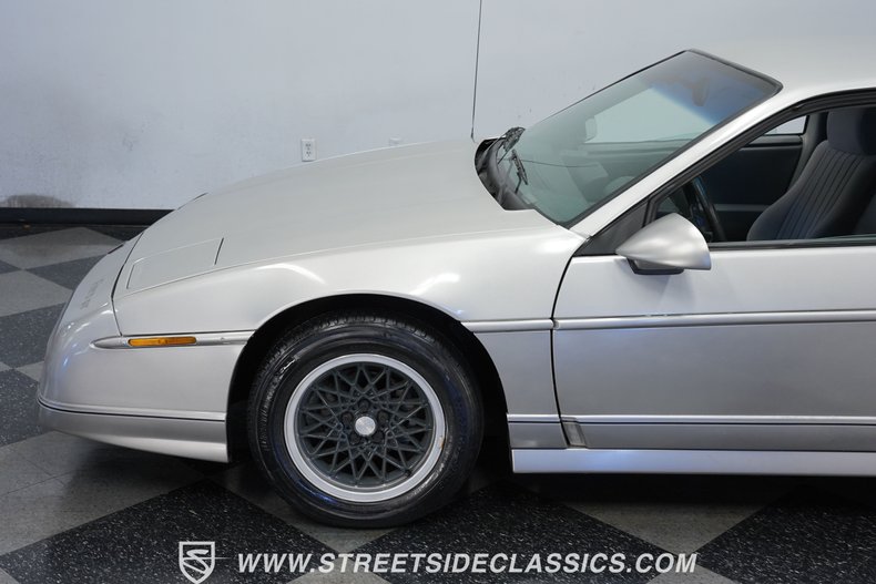 1987 Pontiac Fiero GT 21