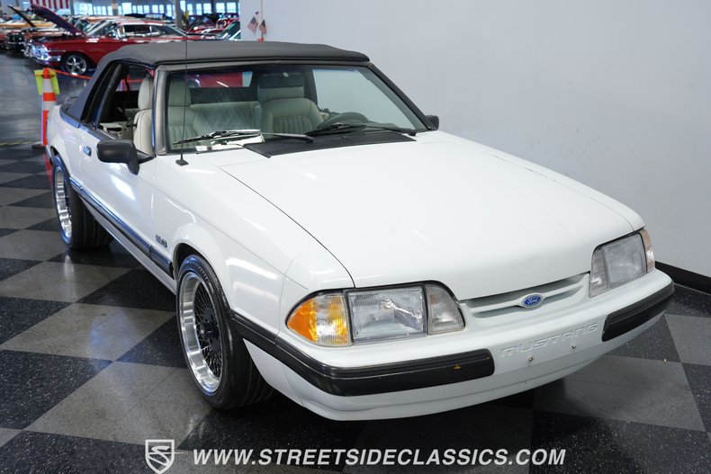 1988 Ford Mustang 14