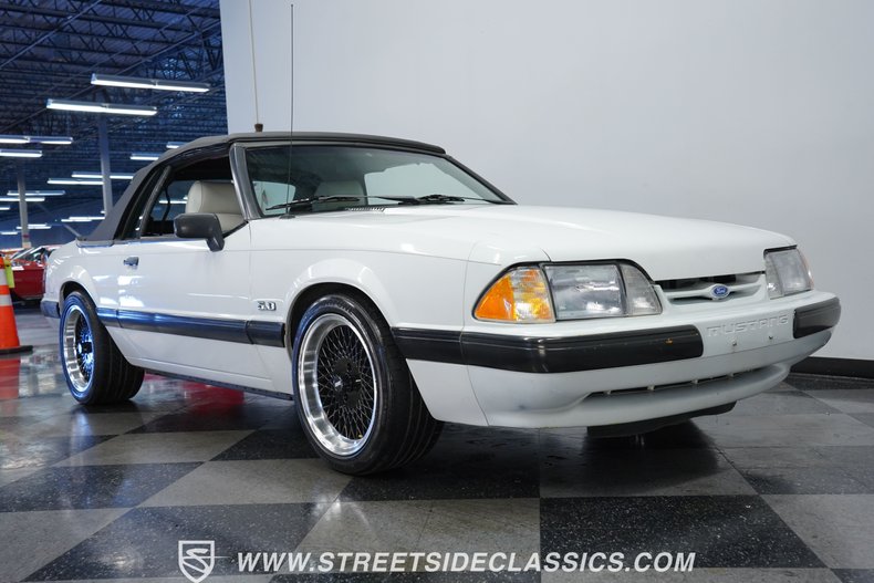 1988 Ford Mustang 29