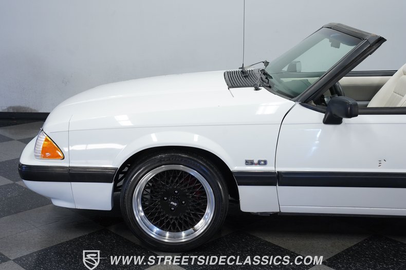 1988 Ford Mustang 21