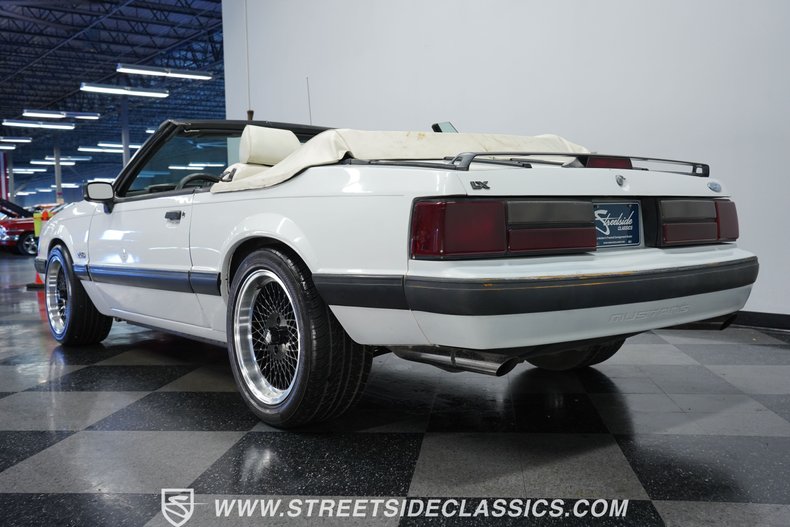 1988 Ford Mustang 23
