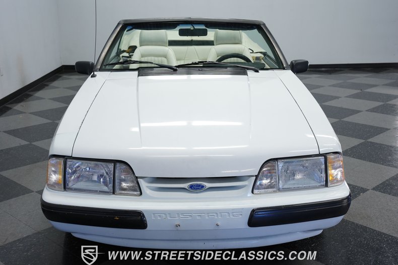 1988 Ford Mustang 15