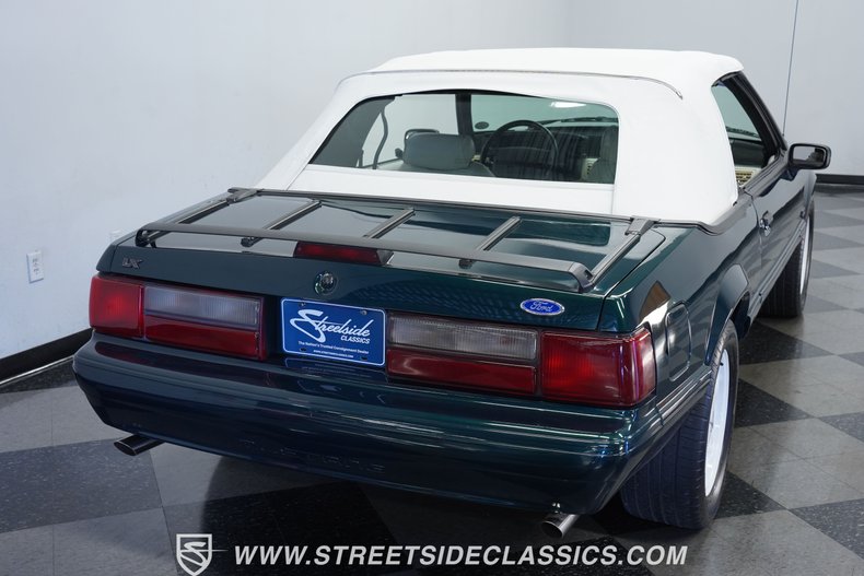 1990 Ford Mustang 9