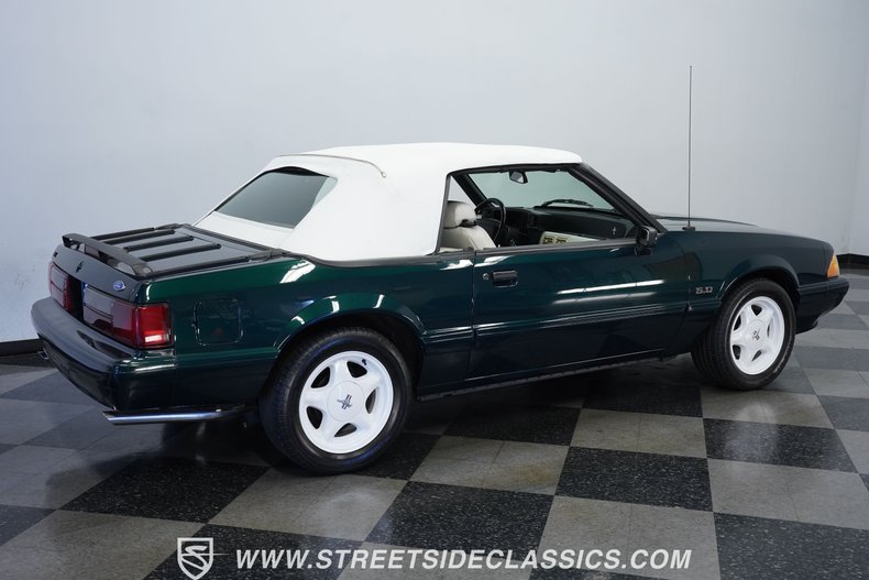 1990 Ford Mustang 11