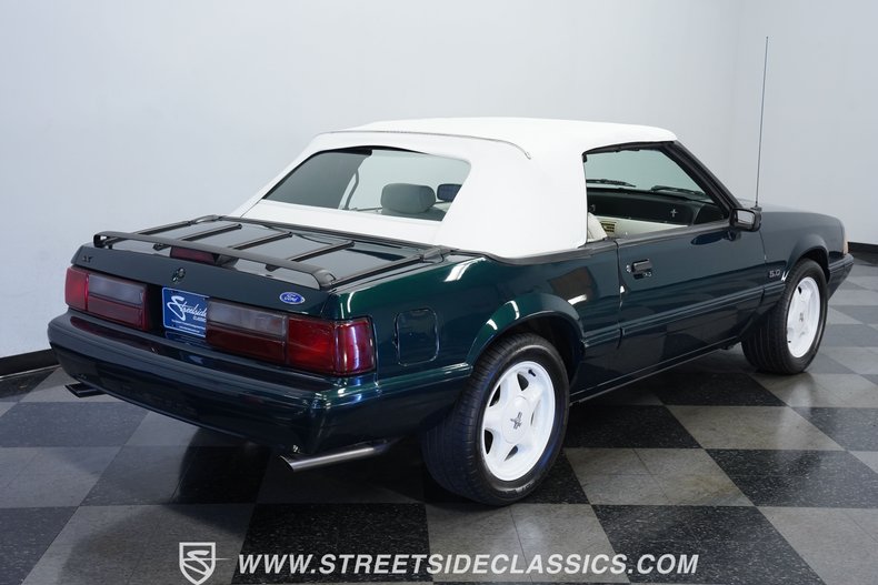 1990 Ford Mustang 10