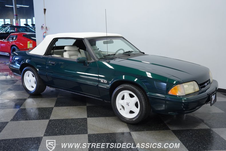1990 Ford Mustang 13