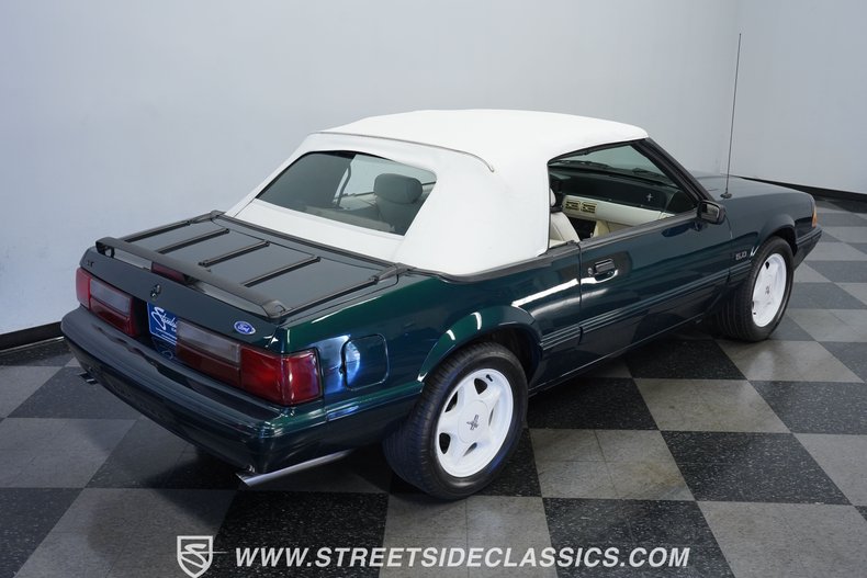 1990 Ford Mustang 24
