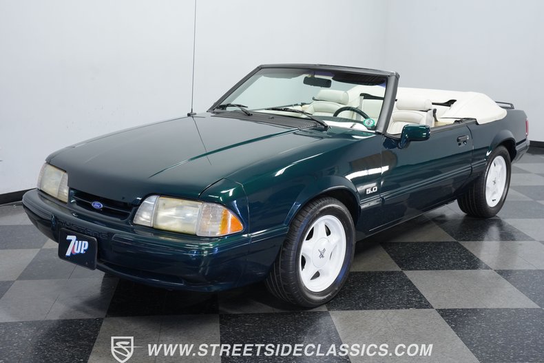 1990 Ford Mustang 17