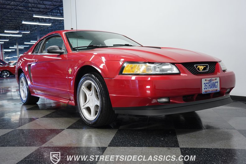1999 Ford Mustang GT 29