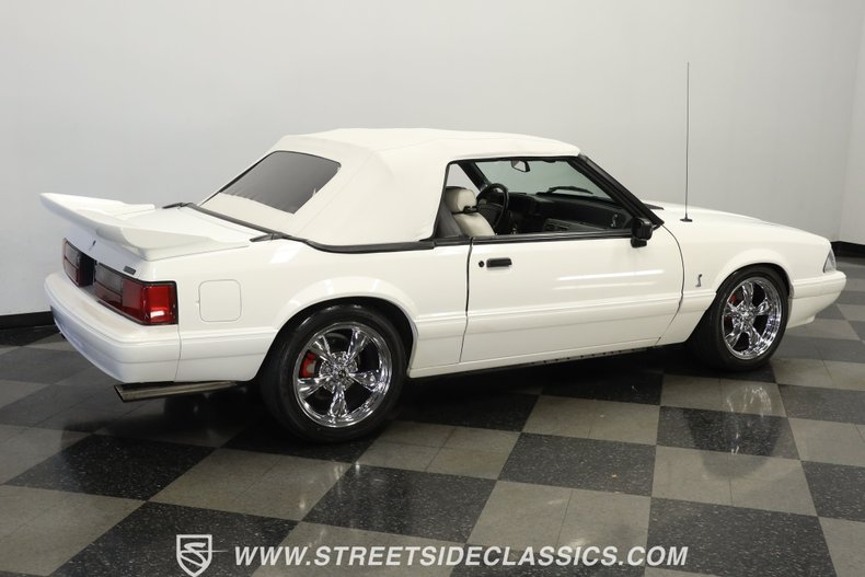 1993 Ford Mustang Convertible 11