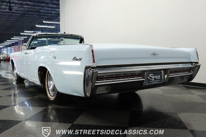 1967 Lincoln Continental Convertible 23