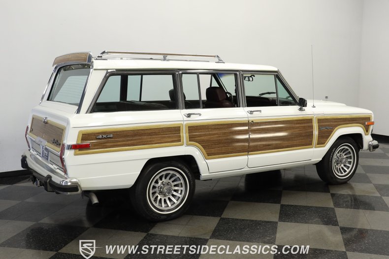 1988 Jeep Grand Wagoneer  12