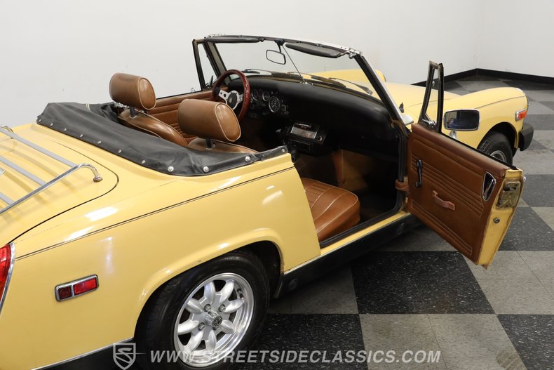 1977 MG Midget  44