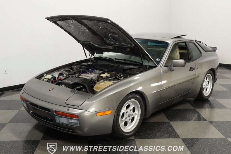 1986 Porsche 944 Turbo 29