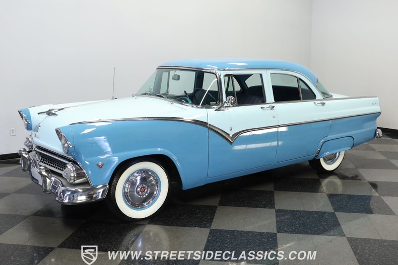 1955 Ford Fairlane Town Sedan 5