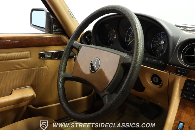 1985 Mercedes-Benz 380SL  48