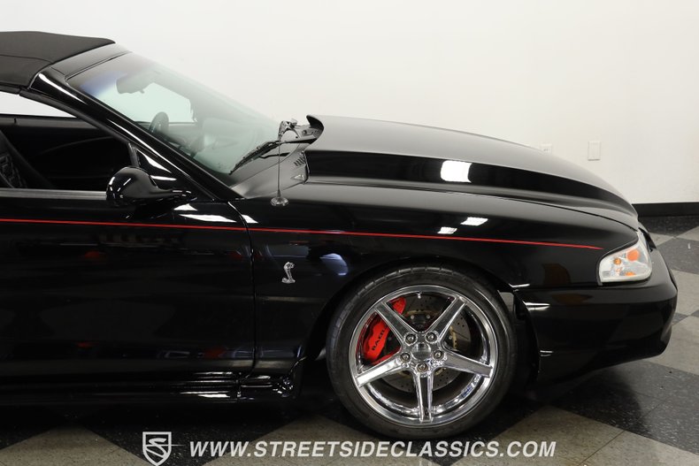 1995 Ford Mustang GT Convertible 28