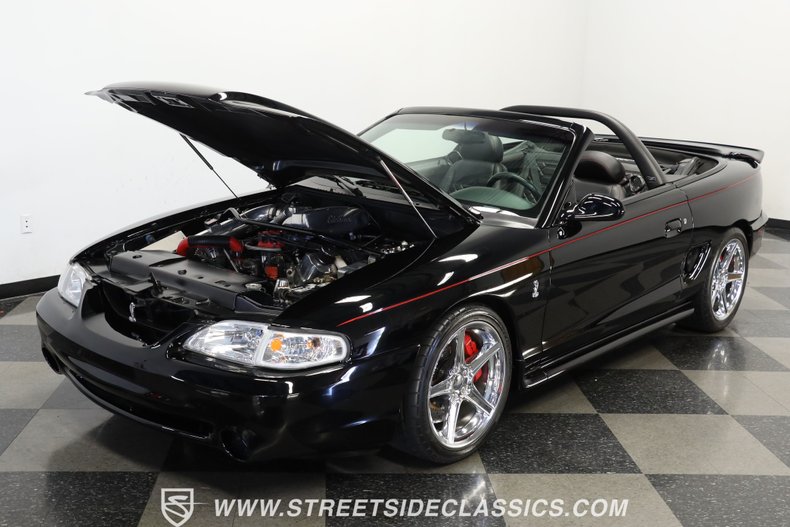 1995 Ford Mustang GT Convertible 29