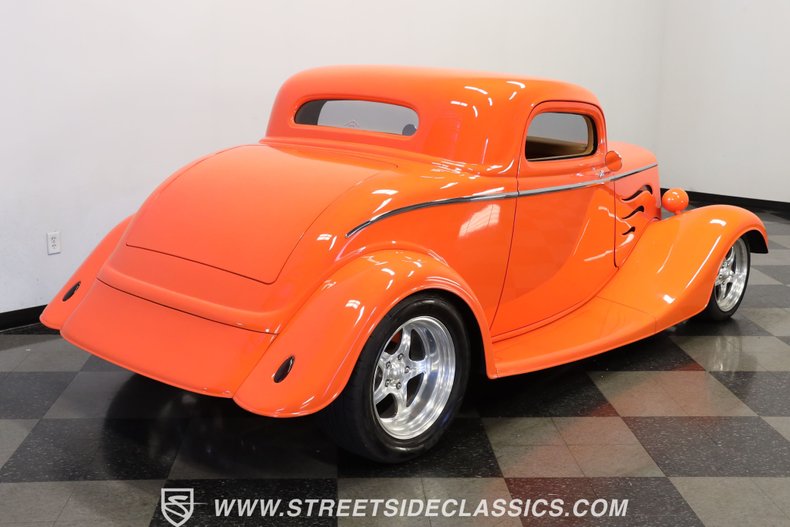 1933 Ford 3-Window Coupe 10