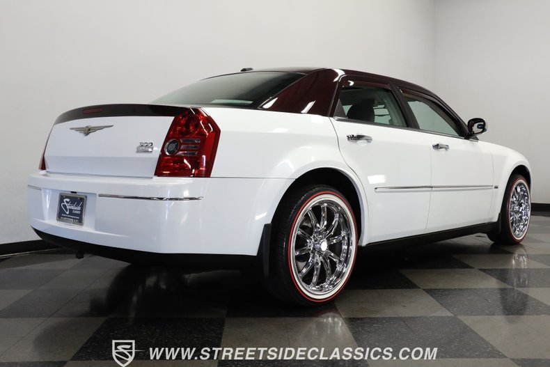 2010 Chrysler 300 Touring 26