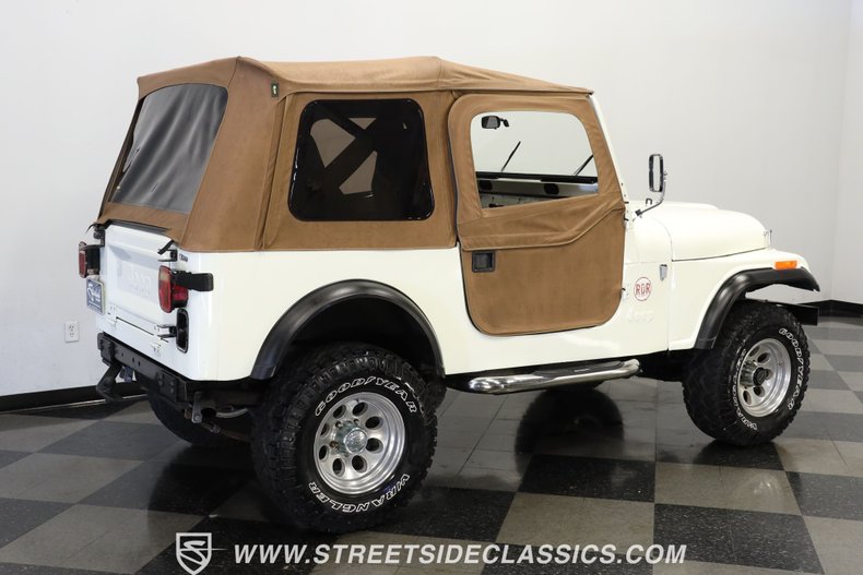 1977 Jeep CJ7  11