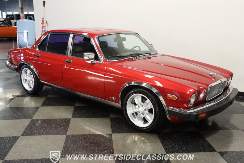 1985 Jaguar XJ6 Restomod 13