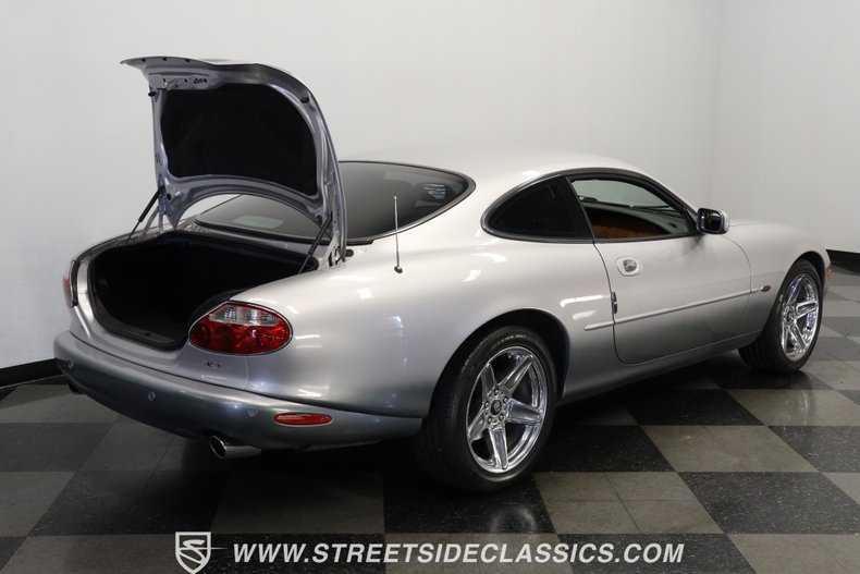 2002 Jaguar XKR Supercharged 52