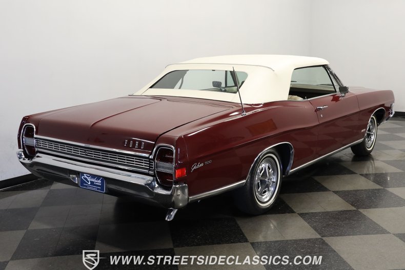 1968 Ford Galaxie XL Convertible 10