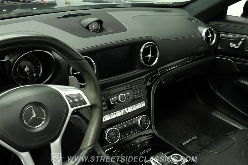 2014 Mercedes-Benz SL 63 AMG 41