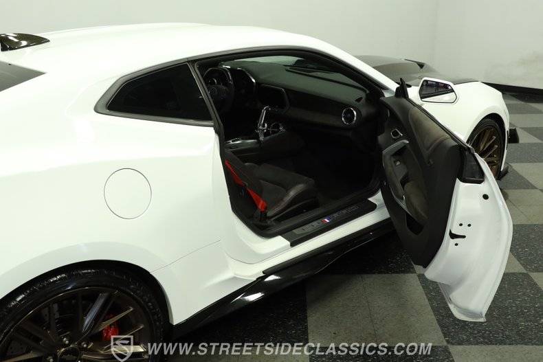 2018 Chevrolet Camaro 51