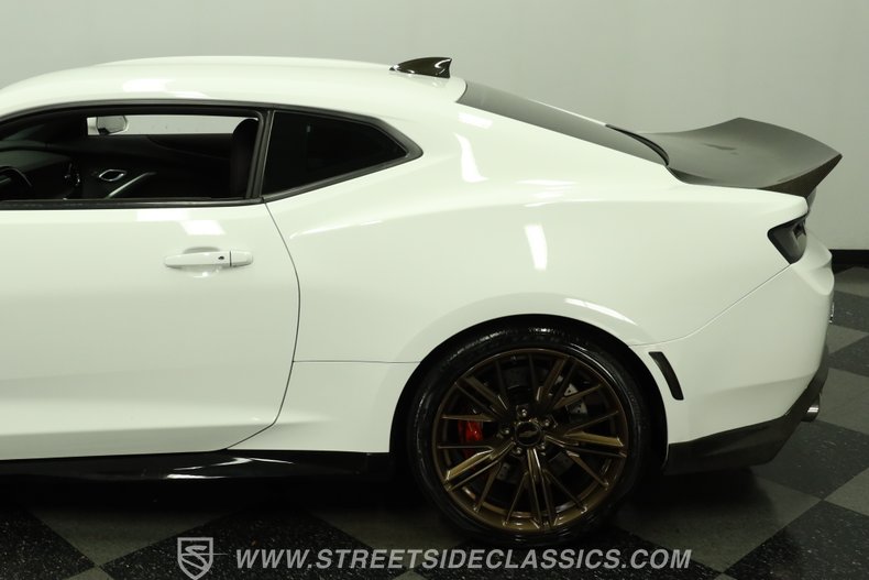 2018 Chevrolet Camaro 24