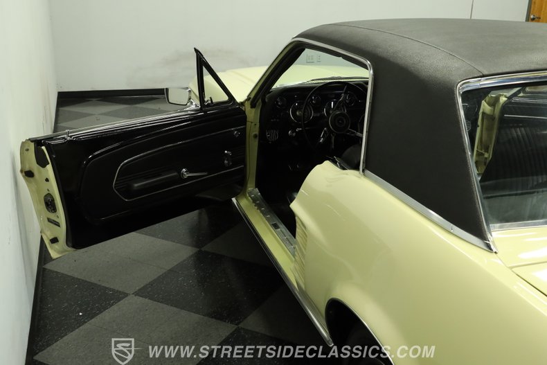 1967 Ford Mustang 33