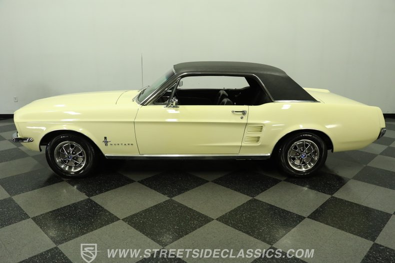 1967 Ford Mustang 2
