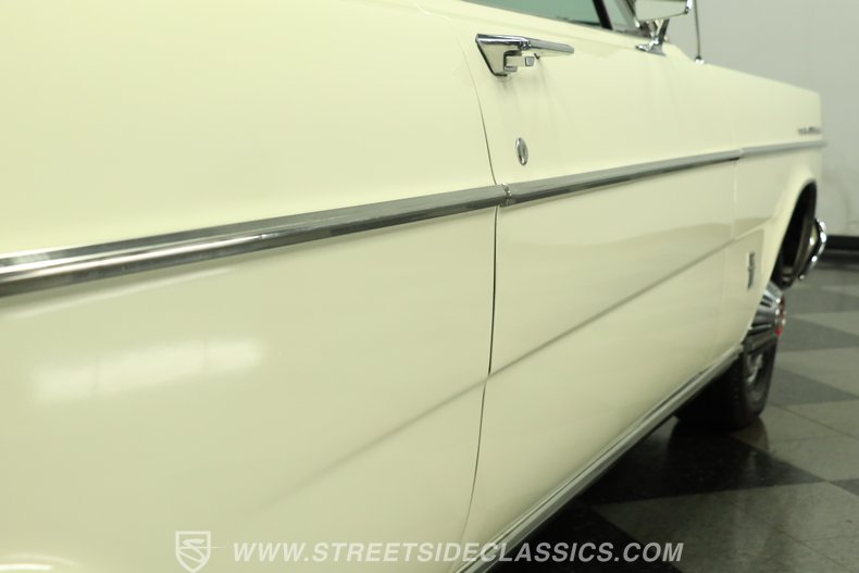 1965 Ford Galaxie 27