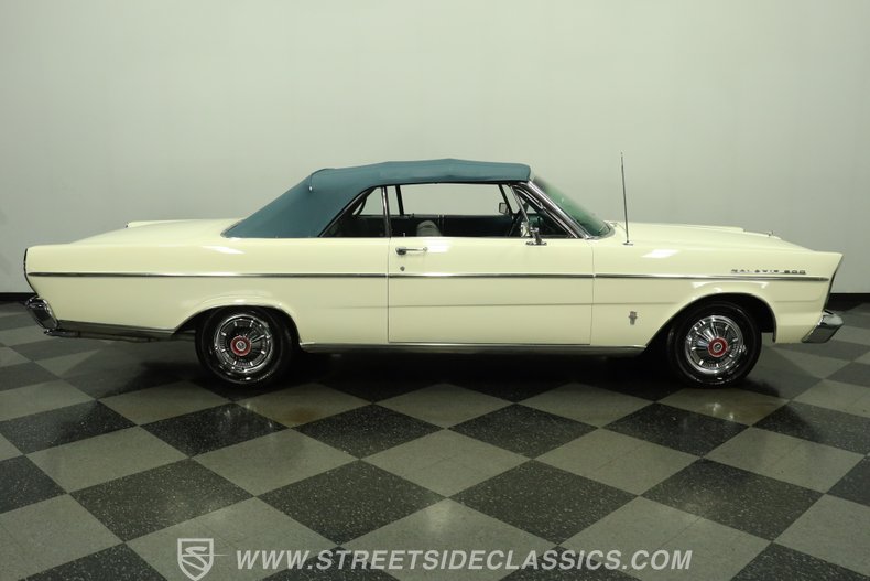 1965 Ford Galaxie 13
